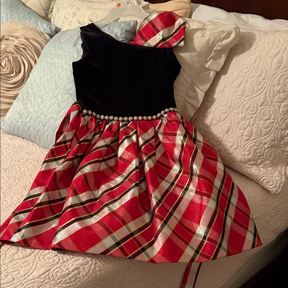 Bonnie Jean Black and Red Plaid Kids Dress
Beautiful for Christmas!